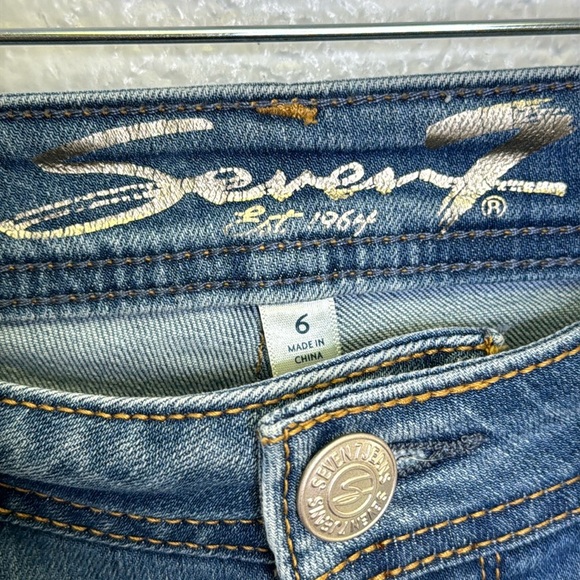 Seven7 Blue Ankle Cropped Jeans with Raw Hem - Picture 3 of 6